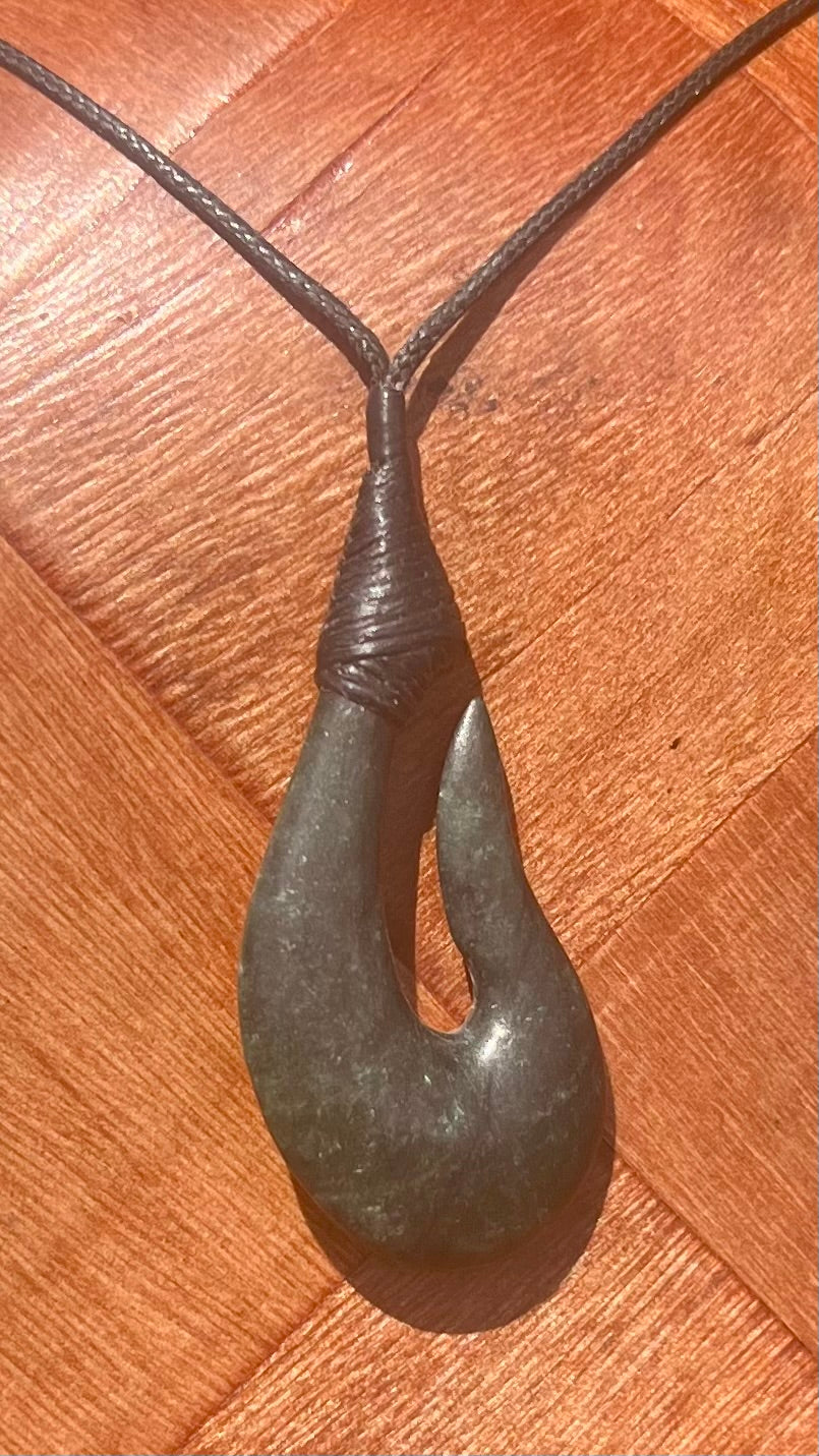 Pounamu Hei Matau