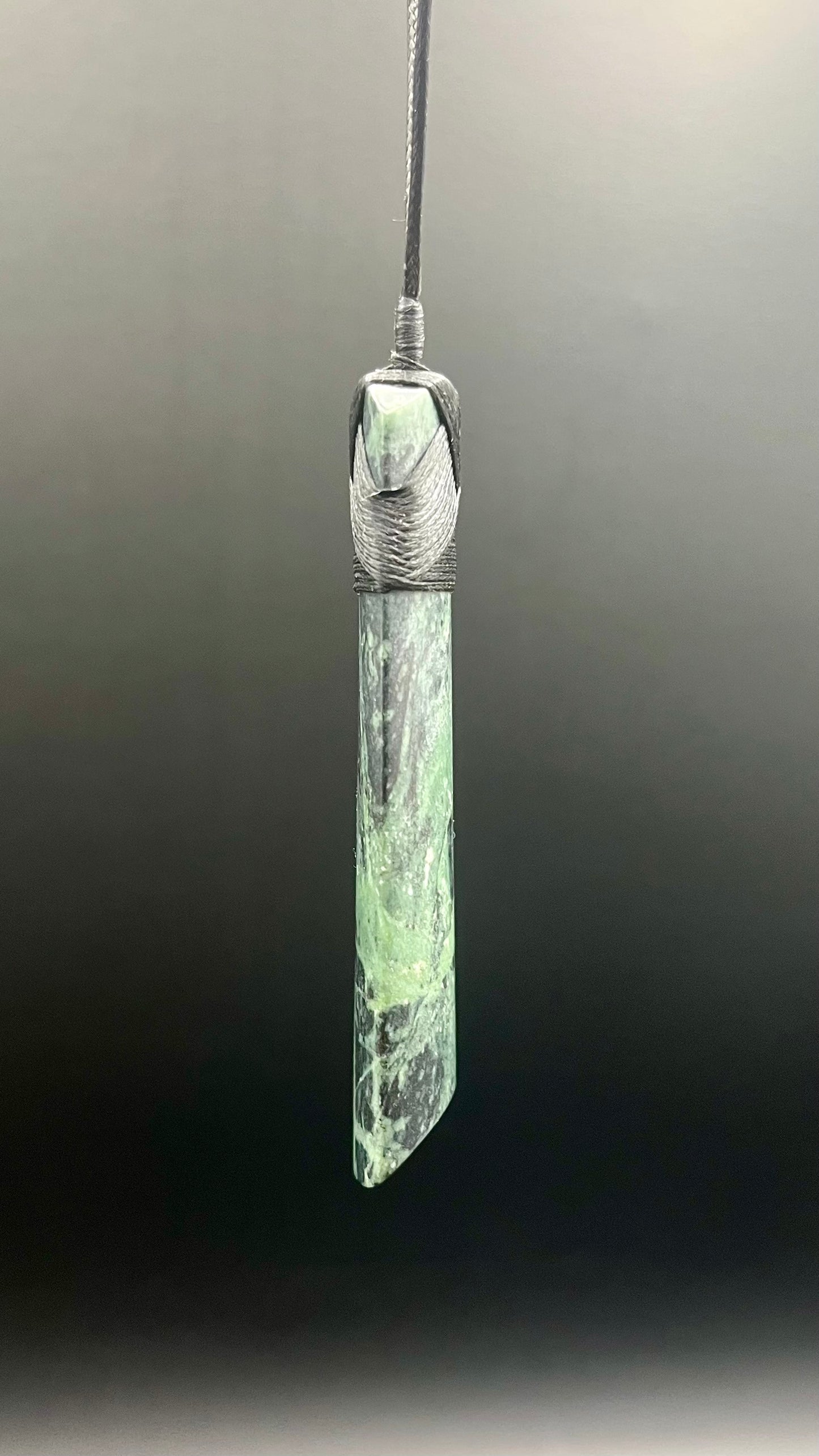 Pounamu Toki medium
